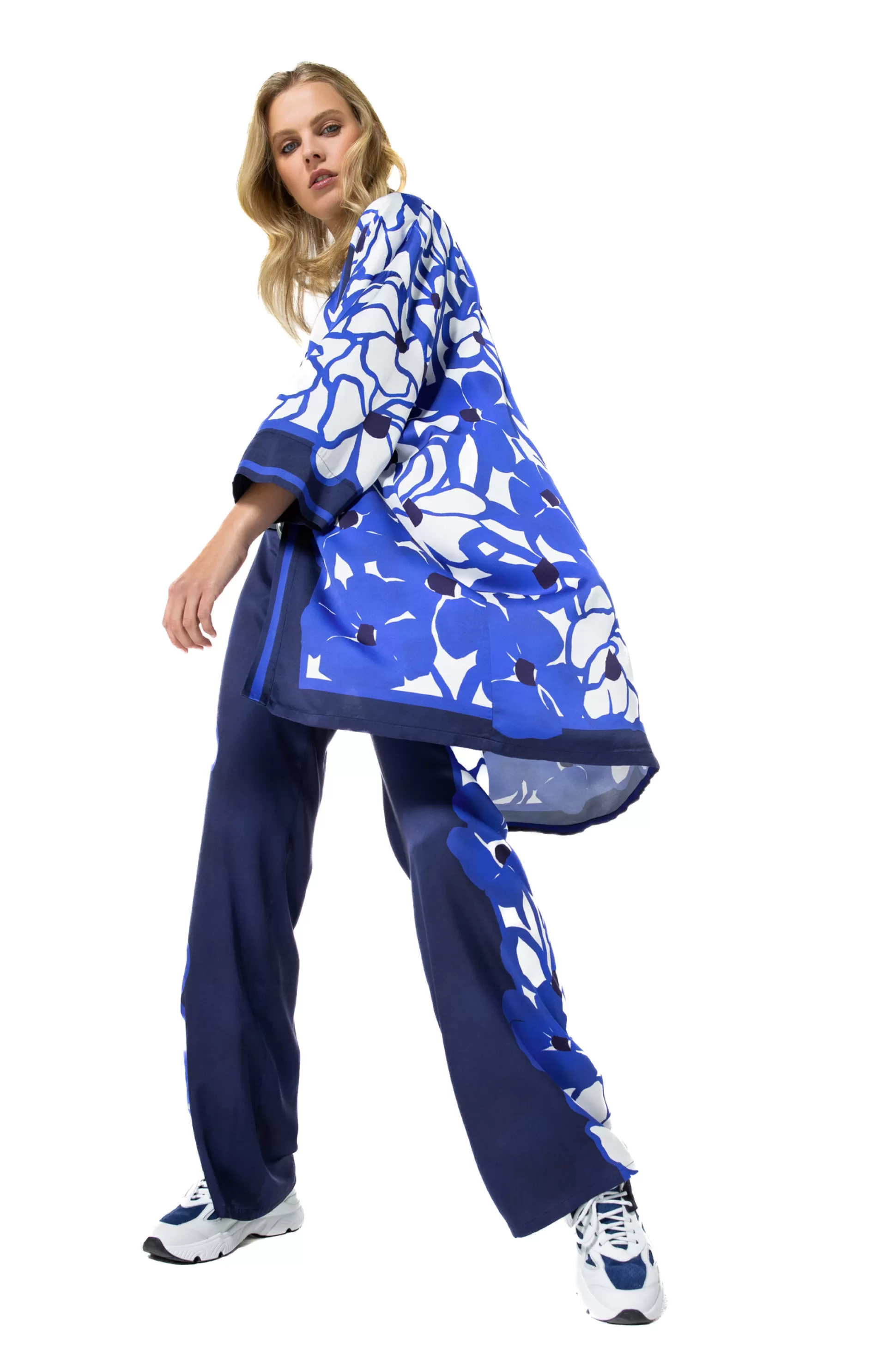 Caroline Biss 1552-29 / Pantalon Fluide Brillant, Jambe Droite, Taille Normale*Femmes Pantalon